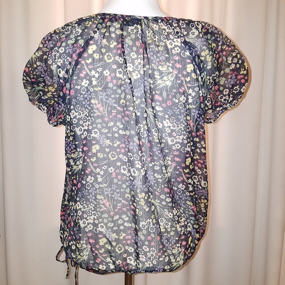 ana petite xlarge black top with small flowers - Picture 2 of 2